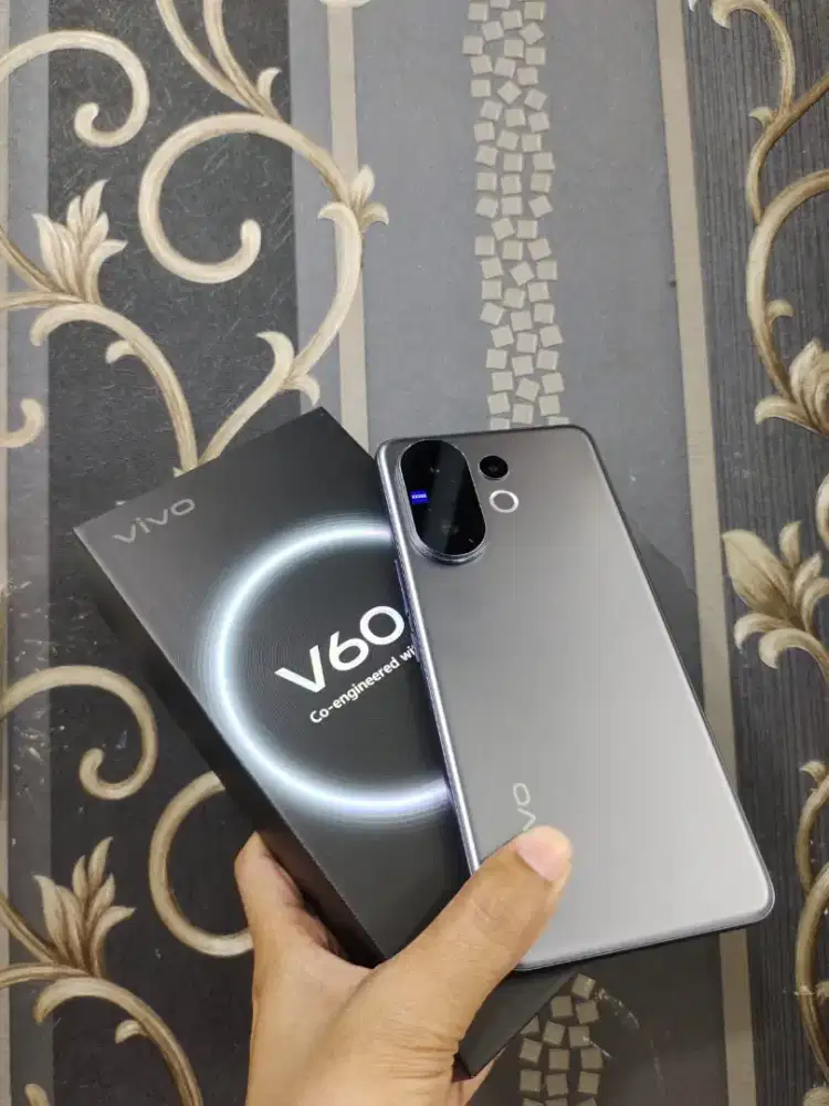 Vivo v60 5g 12/256 fullset mulus