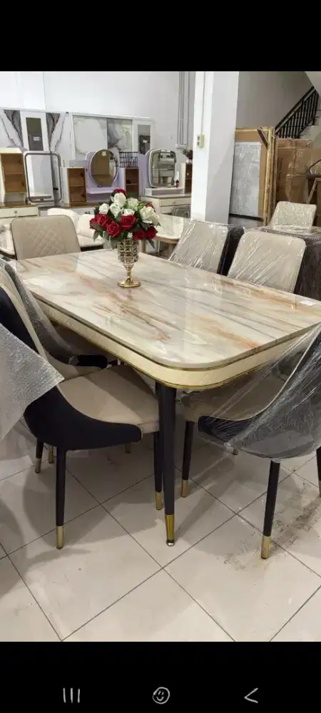 Set meja makan marmer