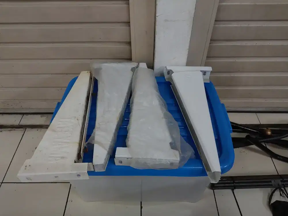 Bracket Dinding Besi AC