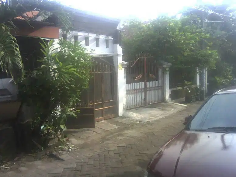4jt/Thn Kontrakan Rumah AC WiFi JlnLebarTengahKota Kontrakkan Surabaya