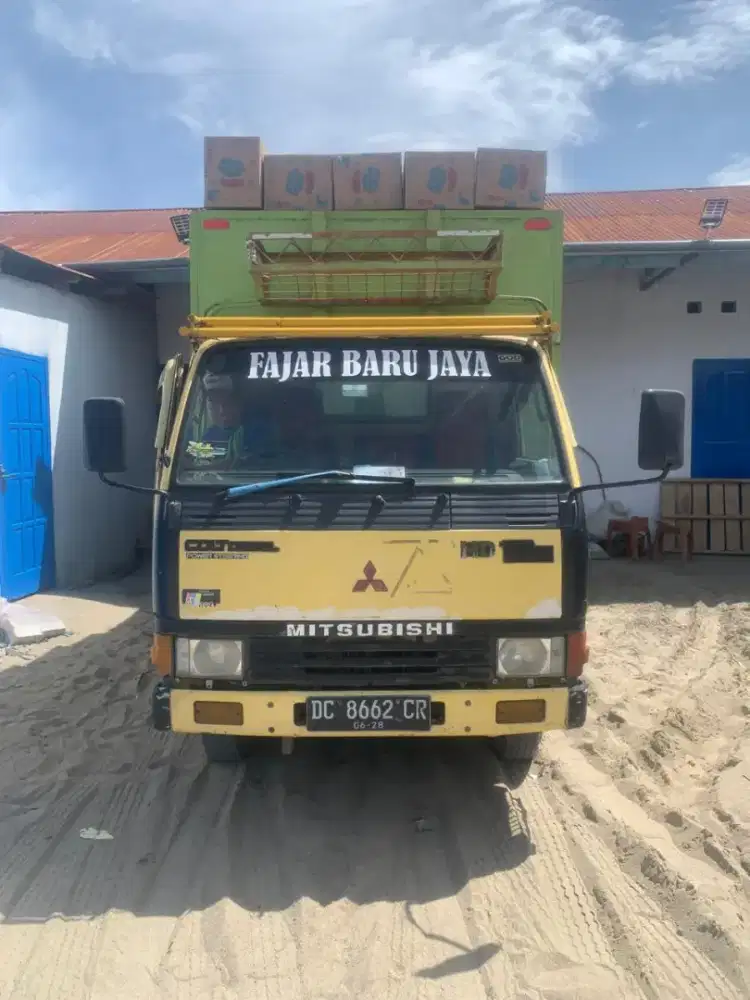 Truk mitsubishi Colt Diesel Tahun 2005