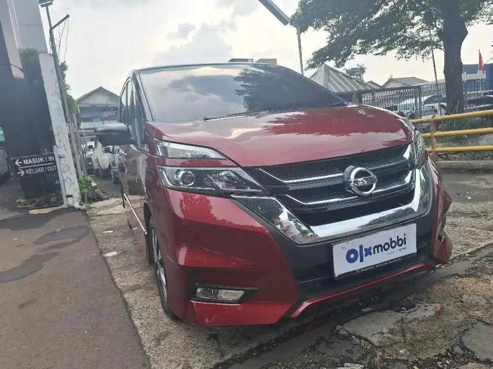 LOW DP Nissan Serena 2.0 Highway Star Bensin-AT 2019 WYV