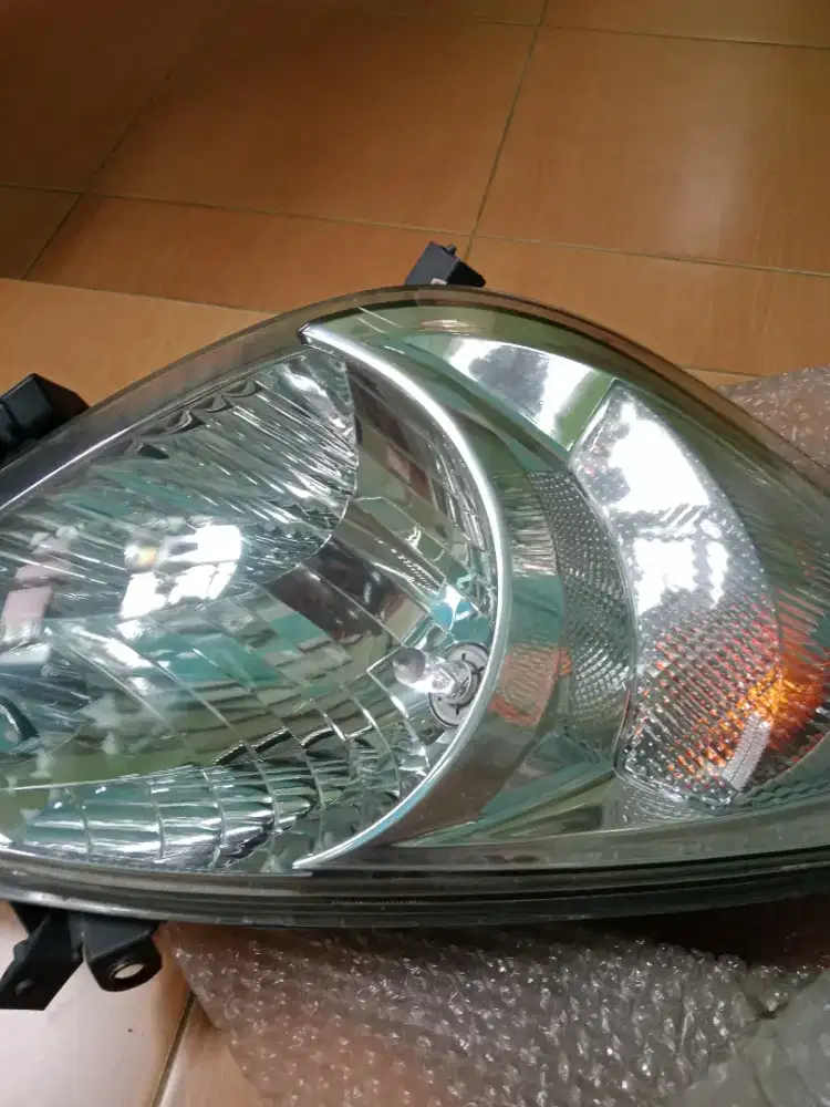 Head lamp Innova 2010