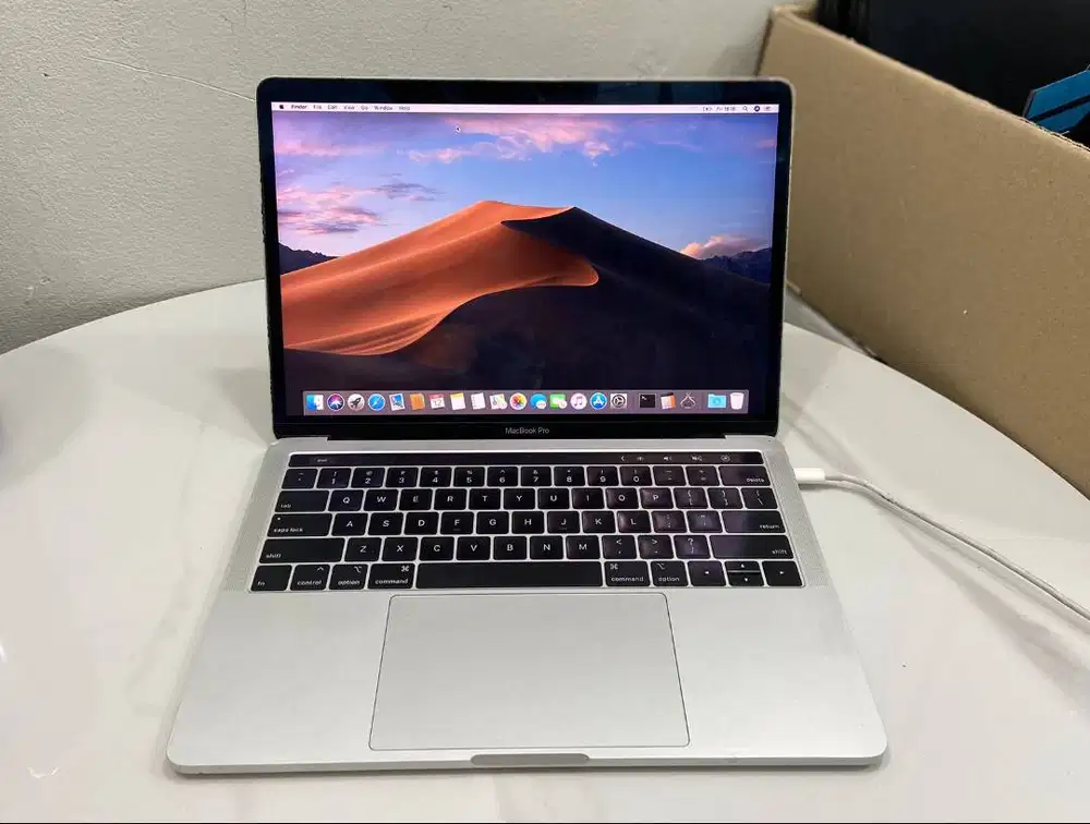 MACBOOK PRO TOUCHBAR 2018 Core i7 Ram 16GB 13.3inch N-EC
