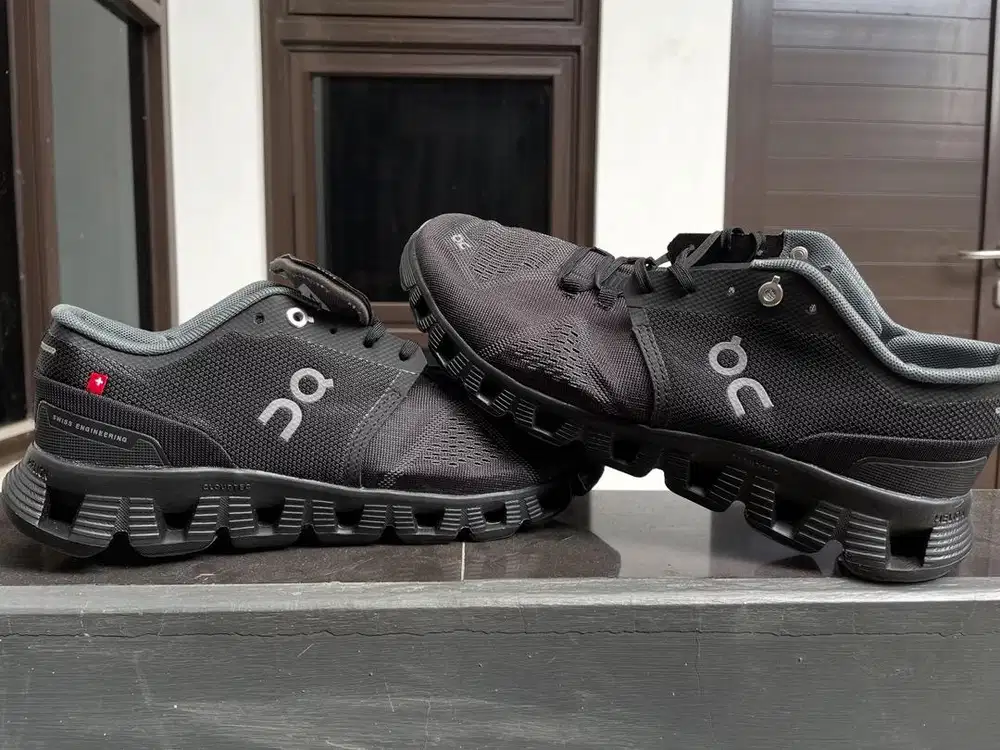 on cloud black running