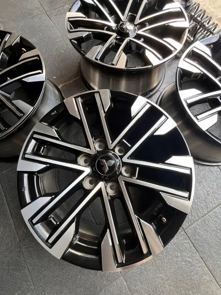 Velg oem pajero sport anps 2022