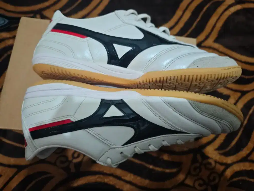 Sepatu Futsal Mizuno Morelia Sala Elite