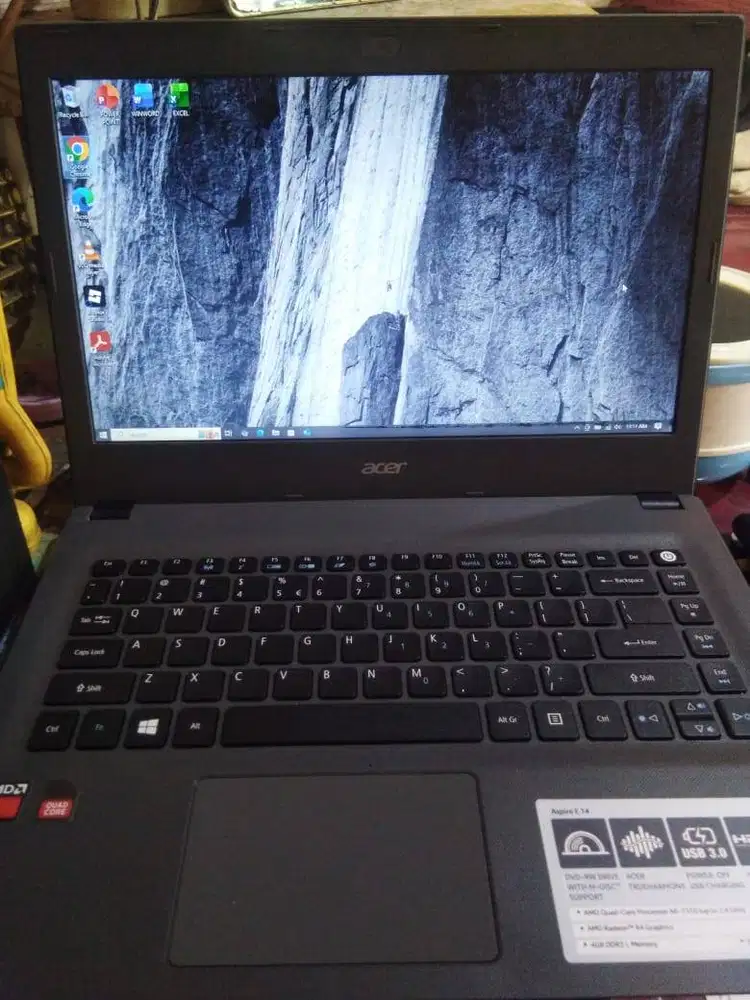 JUAL LAPTOP ACER ASPIRE E5-422 RAM 8GB SSD 512GB AMD RADEON Graphic1GB