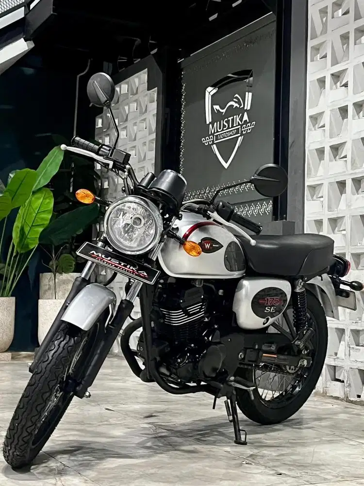 Stok Terbatas!!Kawasaki W175 se th 2022 - Ayu Mustika