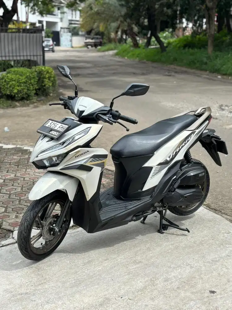 TT/dijual cepat!! HONDA VARIO CBS ISS KEYLESS TYPE TERTINGGI NOMINUS
