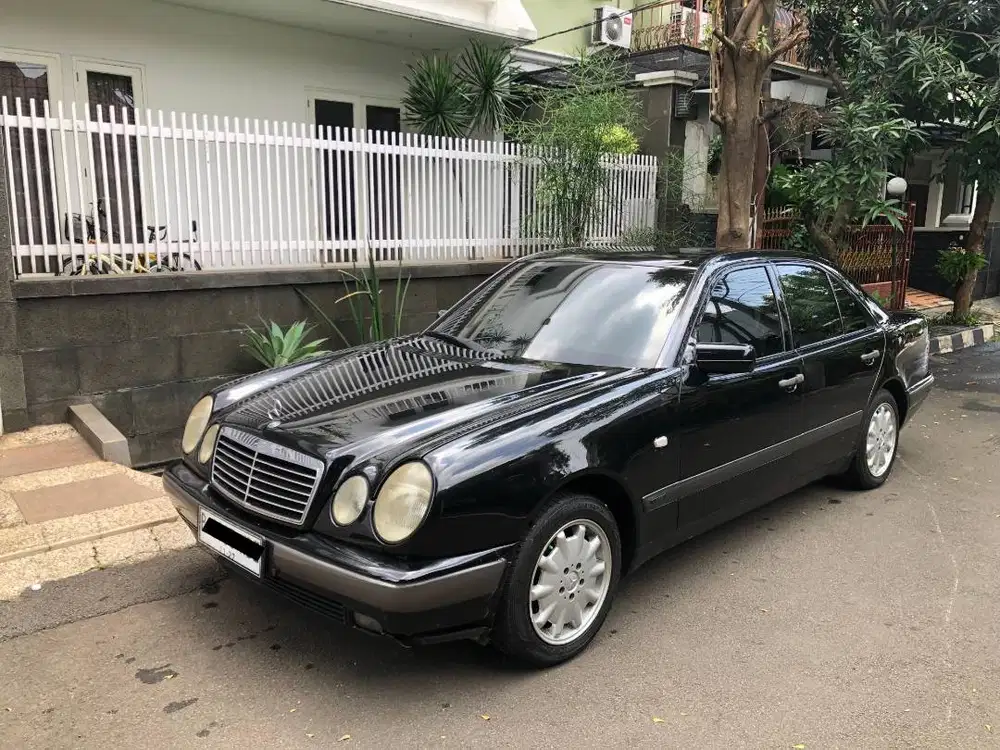Mercedes-Benz E230 New Eyes 1998 AT (W210)