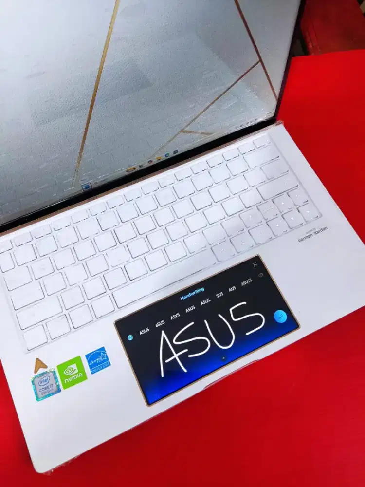 Laptop Asus Zenbook UX334FL SCRENNPAD RAM 16Gb Core i7 SSD 1TB SLIM