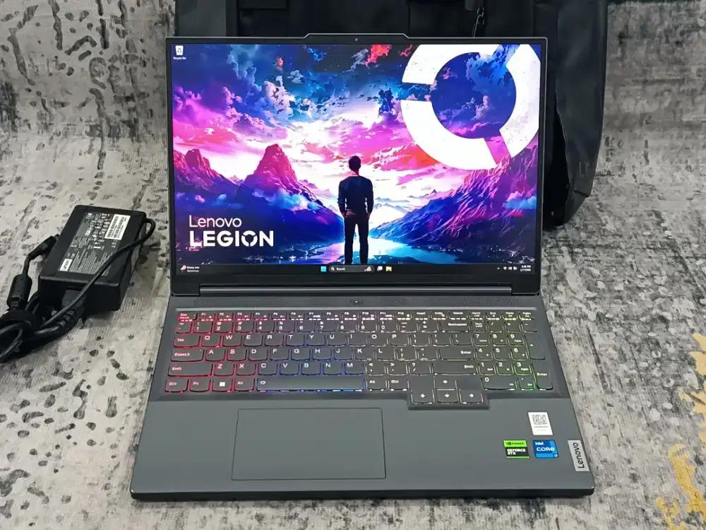 Lenovo Legion Slim 5 Core i7-13700H 32-1TB RTX 4050 ADP 2026 Like New