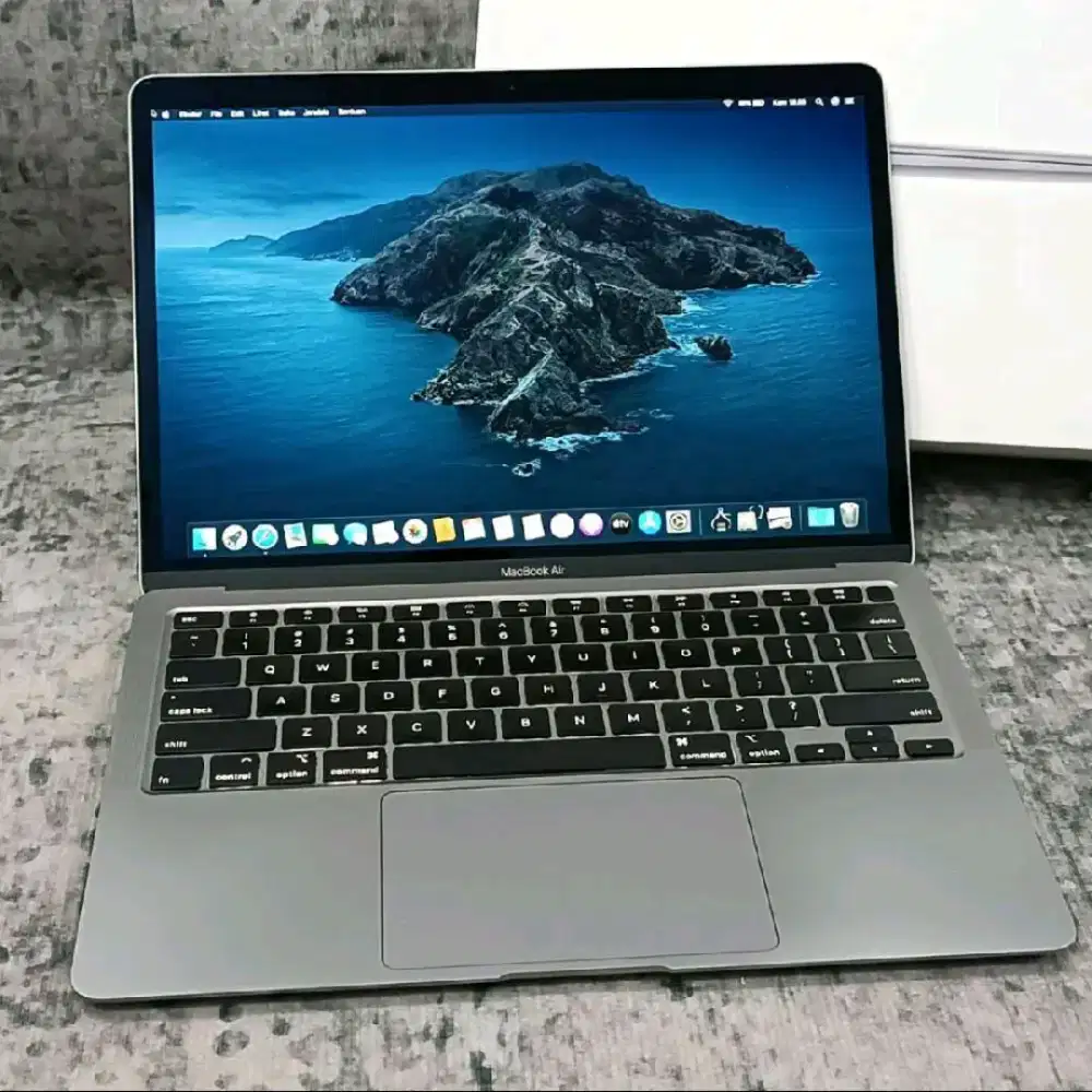 MacBook Air 13 2020 Core i5 8GB 512GB Space Gray Fulset iBox Like New