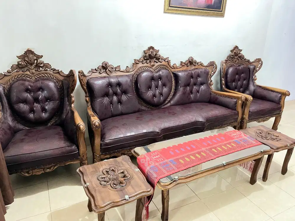 Satu Set Kursi Jati Ruang Tamu