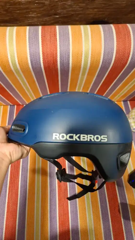 helm sepeda Rockbros WT-09.