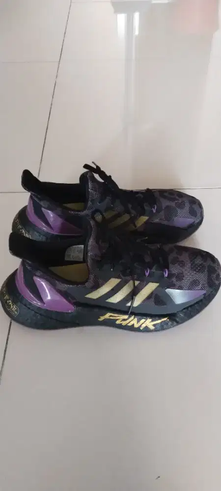 Preloved Adidas Cyberpunk 2077