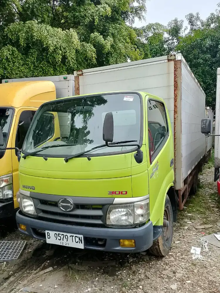 HINO DUTRO CDE 110SDL 2019 ENGKEL 4RODA BOX BESI TGN 1 ORI SIAP KERJA