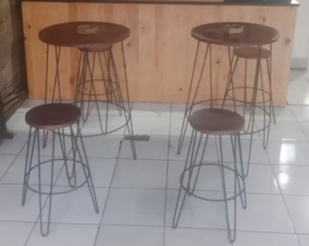 Jual 2 set bangku meja cafe