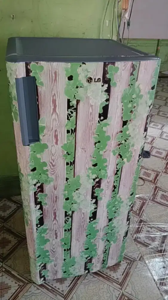 Kulkas 1pintu LG masih orisinil,siap pakai.