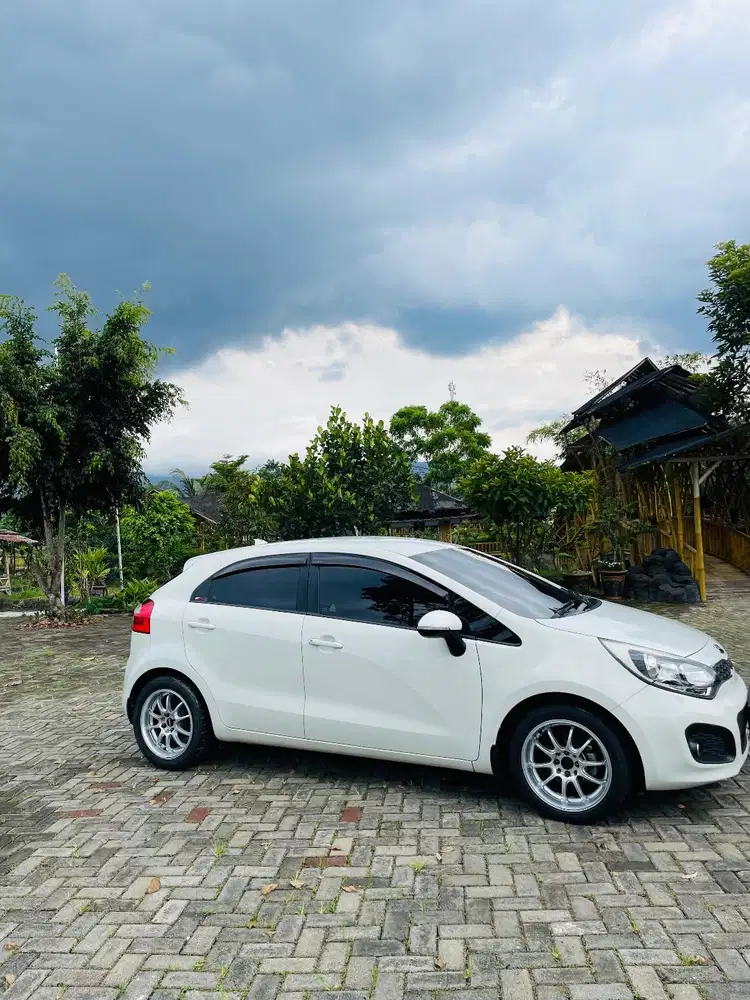 JUAL CEPAT KIA RIO 2014 manual cakep pajak on