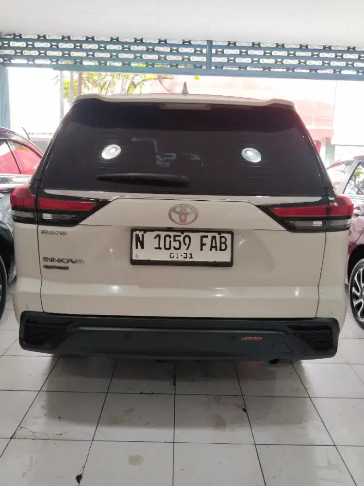 Toyota Innova Zenix 2.0 V '2023 Automatic