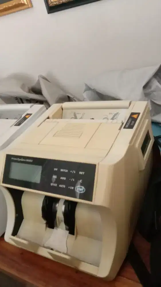 Mesin hitung uang isi UV