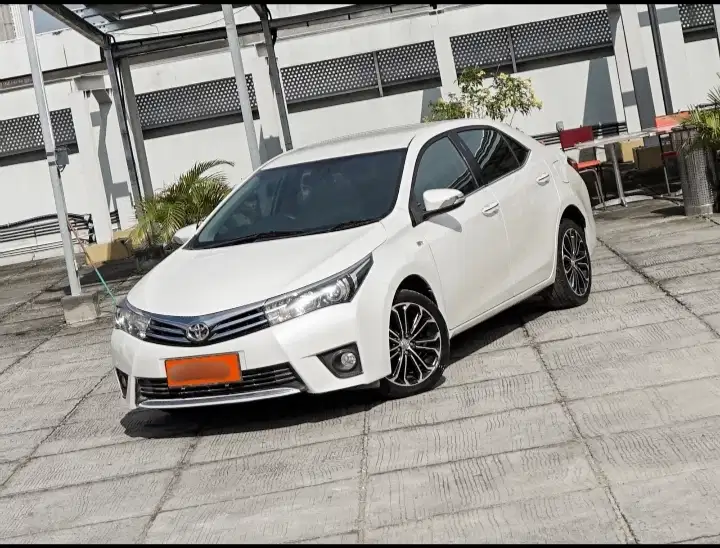 Toyota Corolla Altis 1.8 V AT 2015 DP 18JT