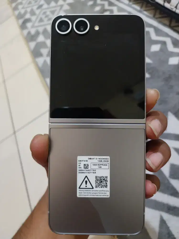 Jual samsung Z plip 6 12/256