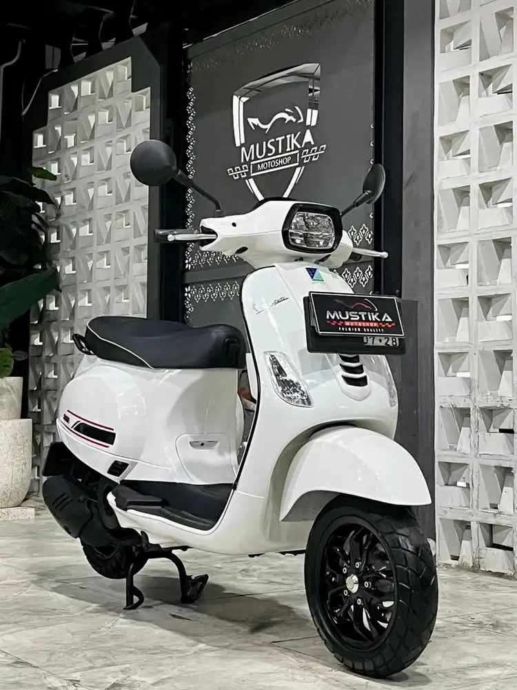 Terbatas ODO 10RB!!Vespa S125 iget th 2022 - Ayu Mustika