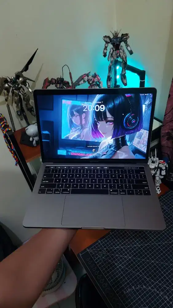 Apple Macbook Pro 2018 8/256gb