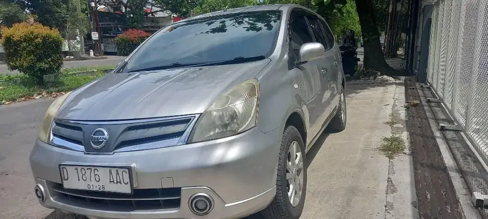 Nissan Grand Livina Th 2012 MT Good Condition