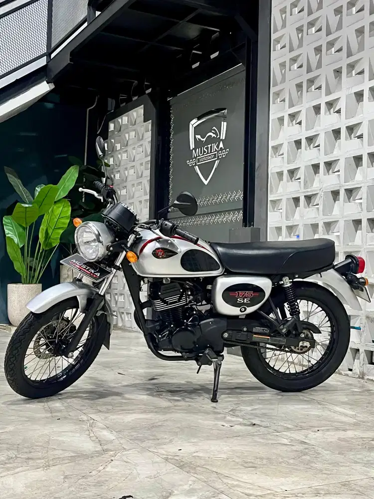 Odo 4300 perak‼️Kawasaki W175 SE 2022 Silver.DANNY Mustika Sulfat