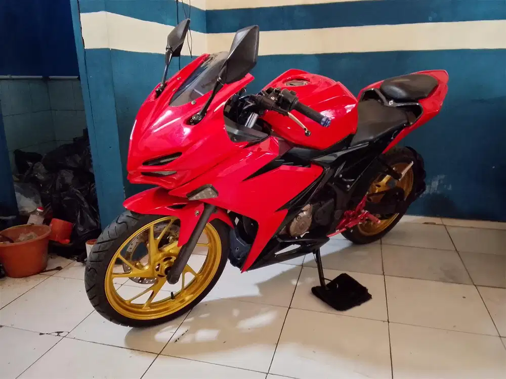 Jual cepat Honda CBR veslift 2017 surat lengkap