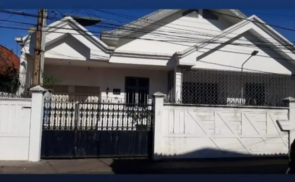 Dijual rumah tengah kota surabaya