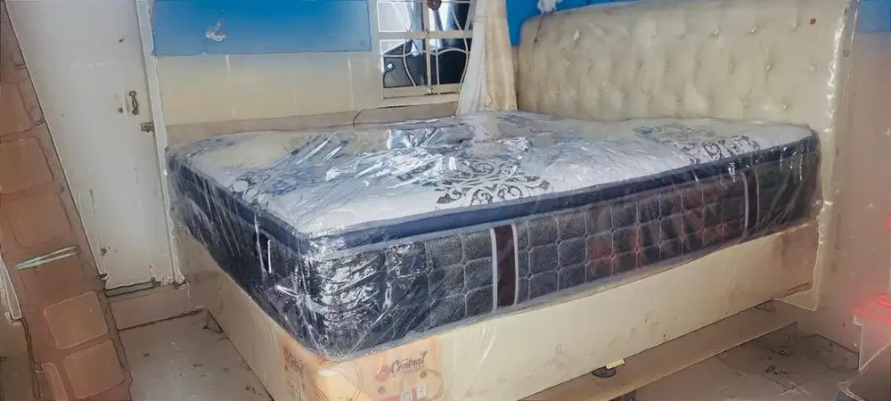 Tempat tidur uk. 180x200