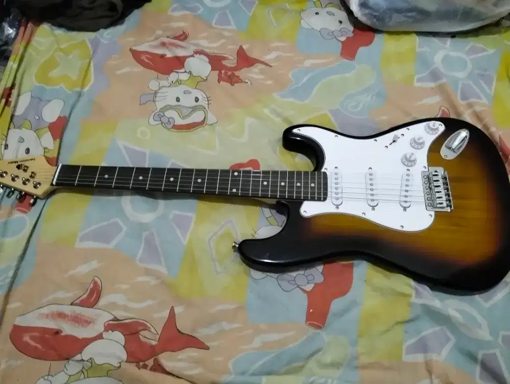 Gitar benston mulus bgt spt baru dipake hanya sekali