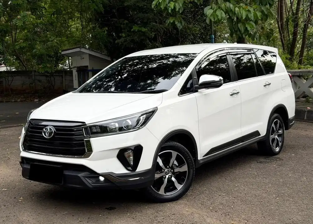 [KM 15 RB] Toyota Innova Venturer Diesel A/T 2022 Seperti Baru 2021