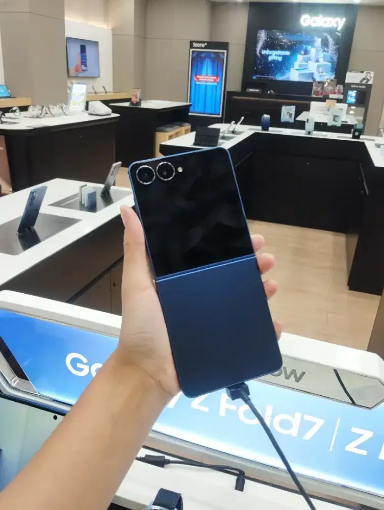 SAMSUNG GALAXY Z FLIP7 CASH DAN CICILAN 0% READY