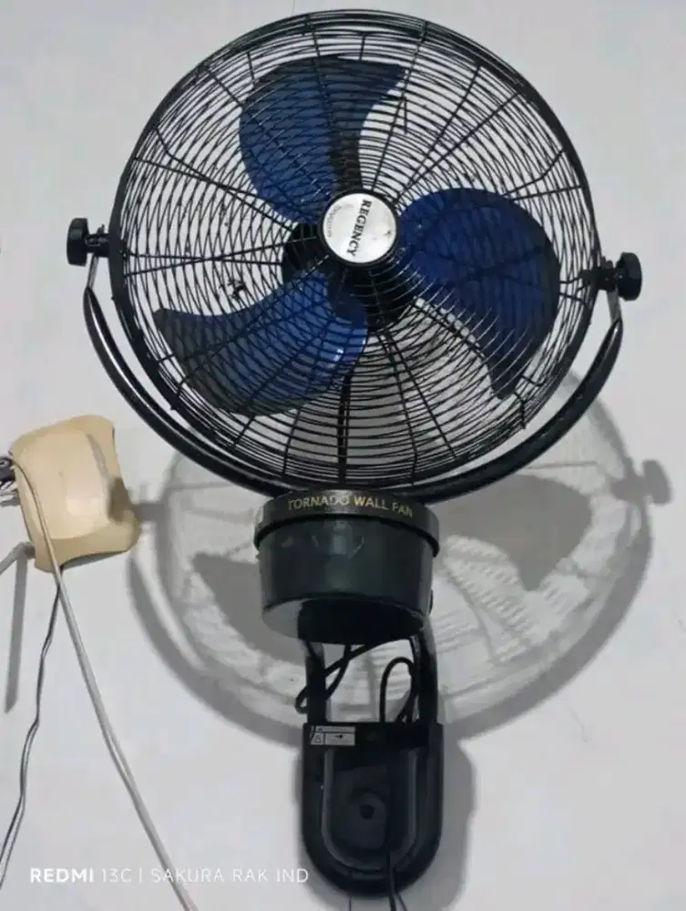 Kipas angin bekas toko