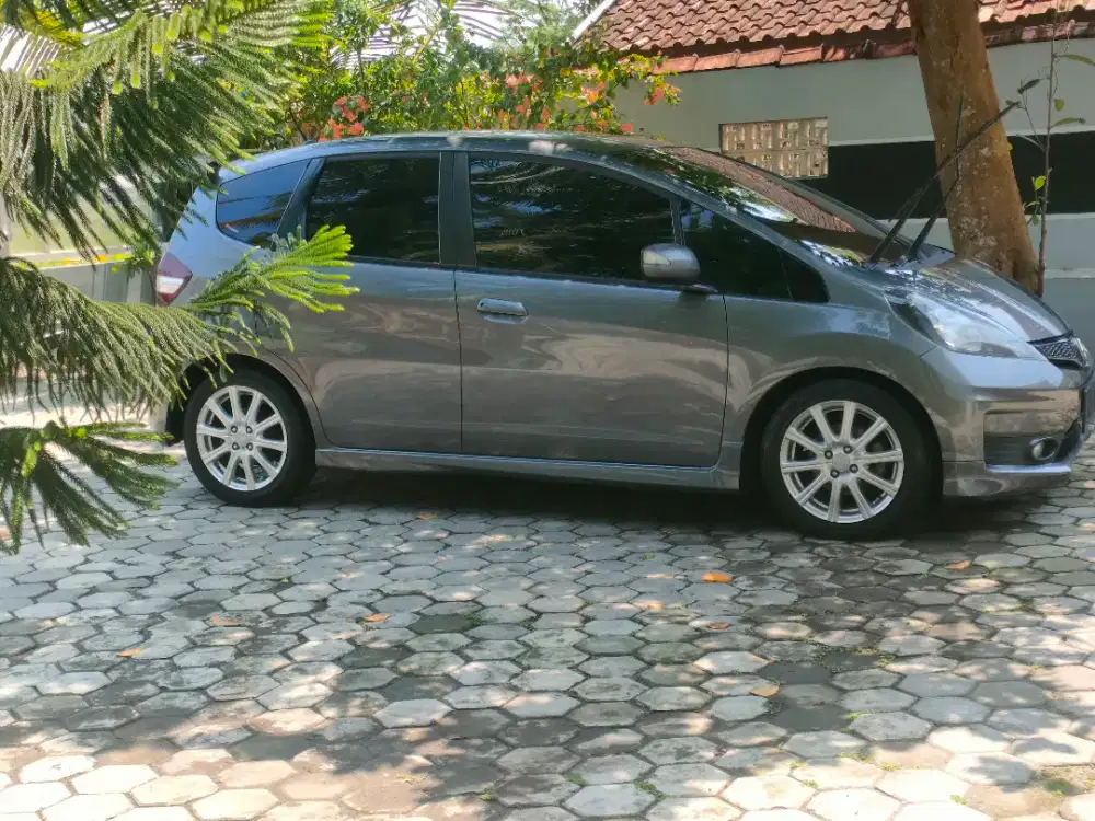 Jual santai milik pribadi