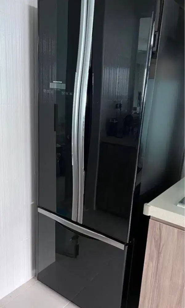 Dijual Kulkas Hitachi 3 pintu