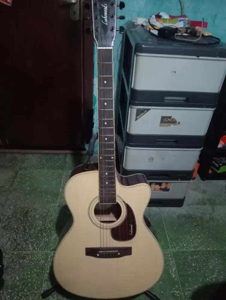 Gitar akustik elektrik