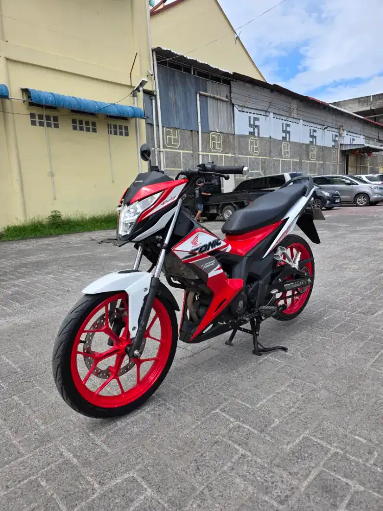 Honda Sonic 150R Merah Putih 2023