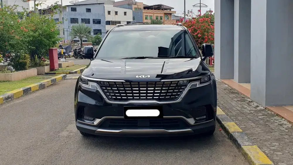 Kia grand carnival premiere diesel 2022 hitam 11seater