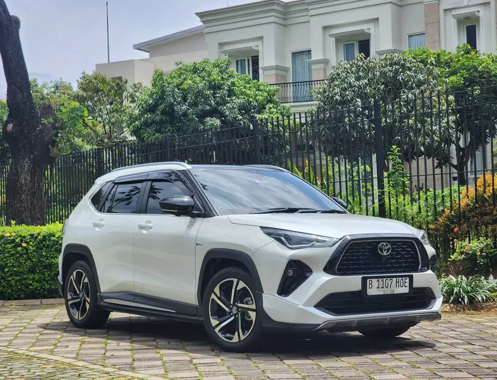 YARIS CROSS GR HYBRID TSS 1.5 AT 2024 NIK'2023 PUTIH ISTIMEWA TERAWAT.