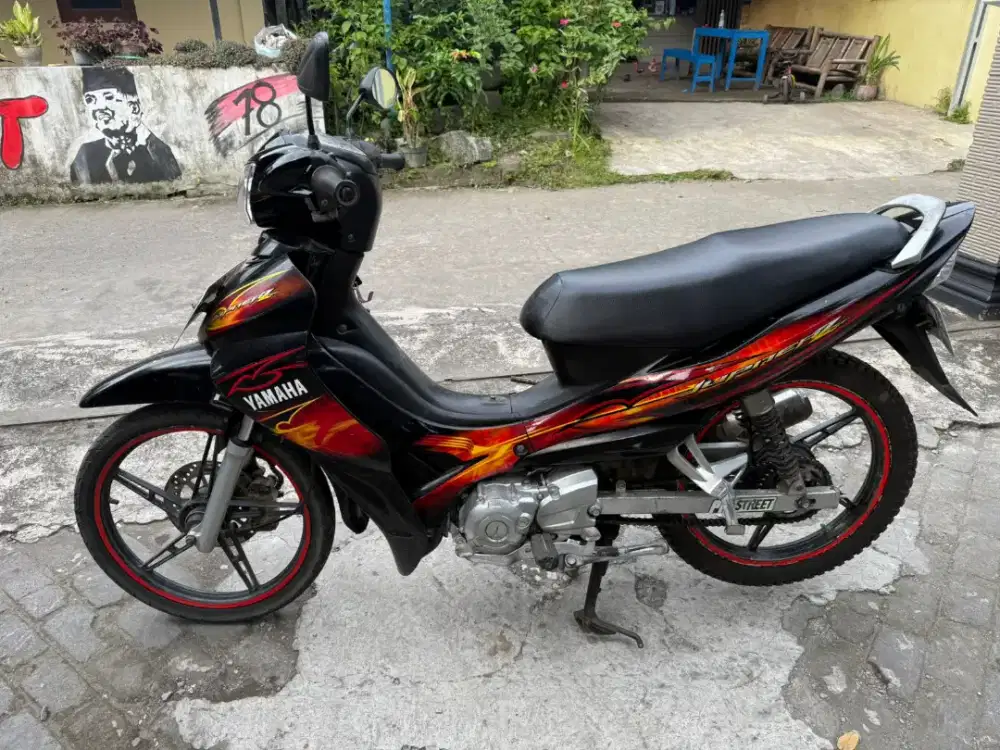 Jupiter Z THN 2009 plat AD klaten