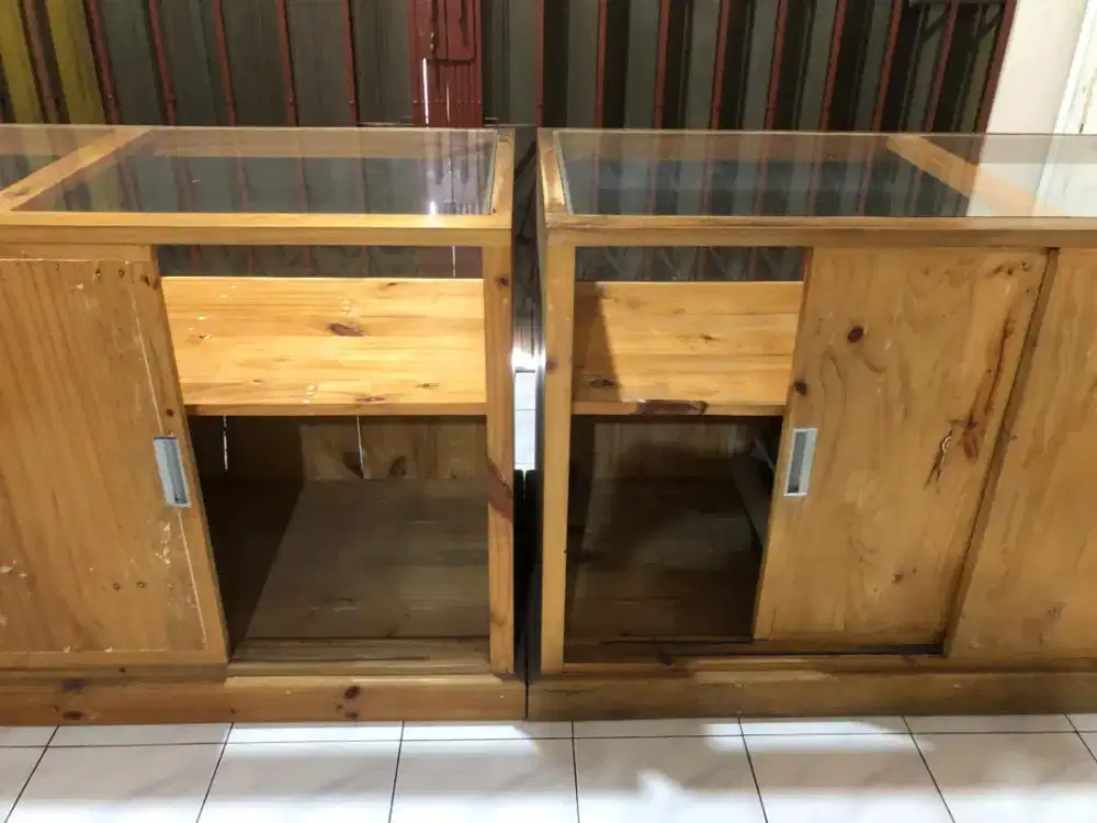 ETALASE Kayu jati Belanda