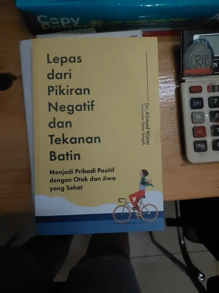 Buku lepas dari pikiran negatif dan tekanan batin