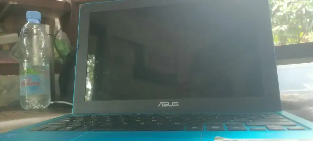 Dijual notebook merk Asus